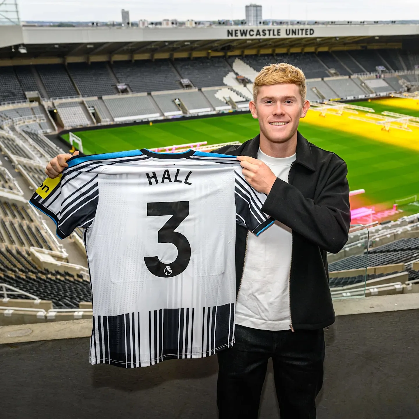 Lewis Hall ka nënshkruar një kontratë të re 5-vjeçare me Newcastle United