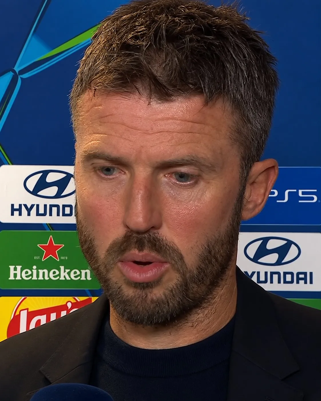 Michael Carrick i përgjigjet kritikës së Lisandro Martínez-it ndaj rekrutimeve dhe hierarkisë së Manchester United, pas humbjes 2-0 ndaj Atlético Madrid!