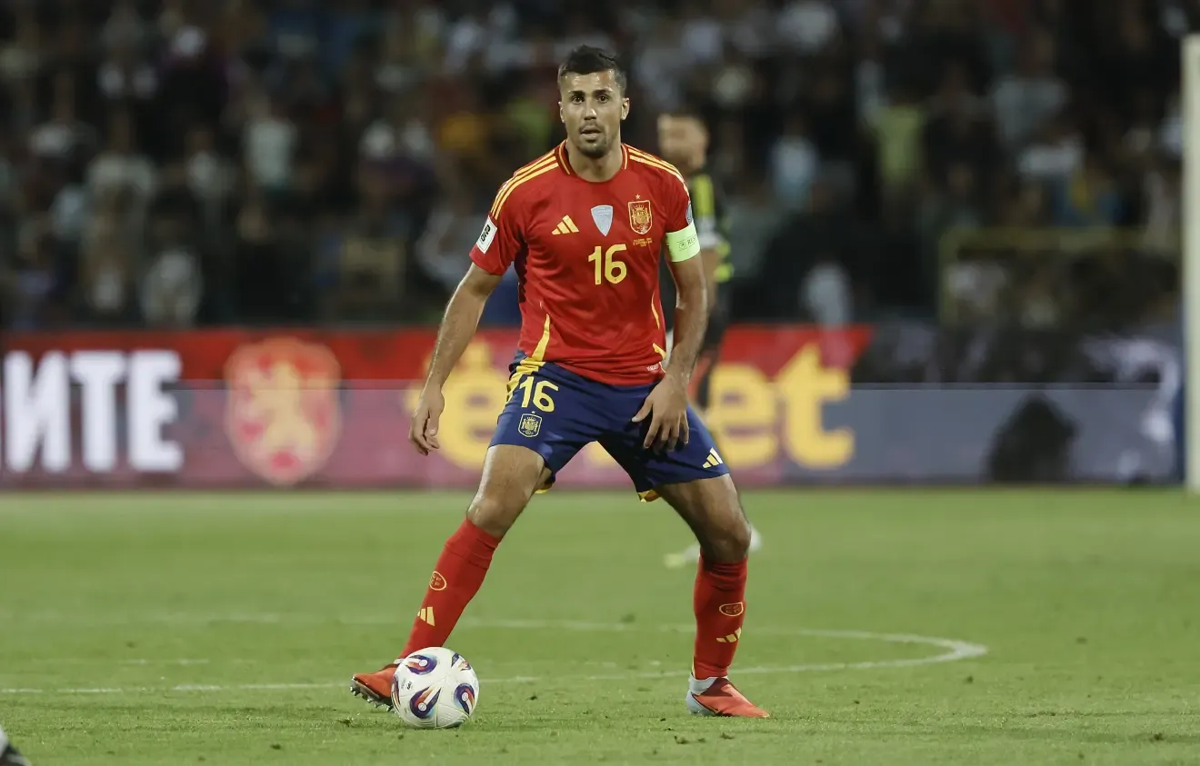 Barcelona tenton marrëveshjen me Manchester City pasi ka marrë "PO-në" e Rodri