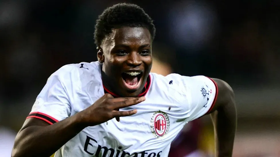 LAZIO-MILAN, CISSÉ TITULAR: PULISIC PRAPË NË STOLIN E REZERVËS?
